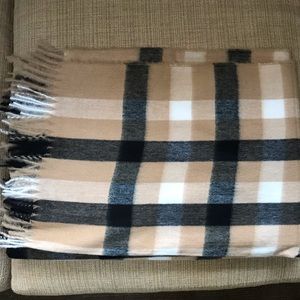 Camel plaid oversized scarf new without tag